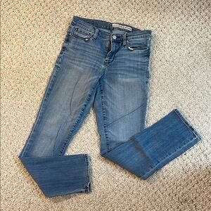 DKNY Straigh Leg/Skinny Jeans